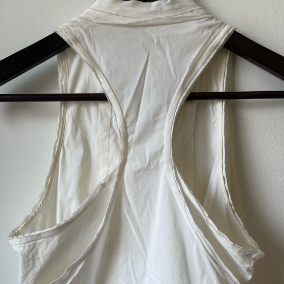 BCBG sleeveless blouse - Picture 7 of 7